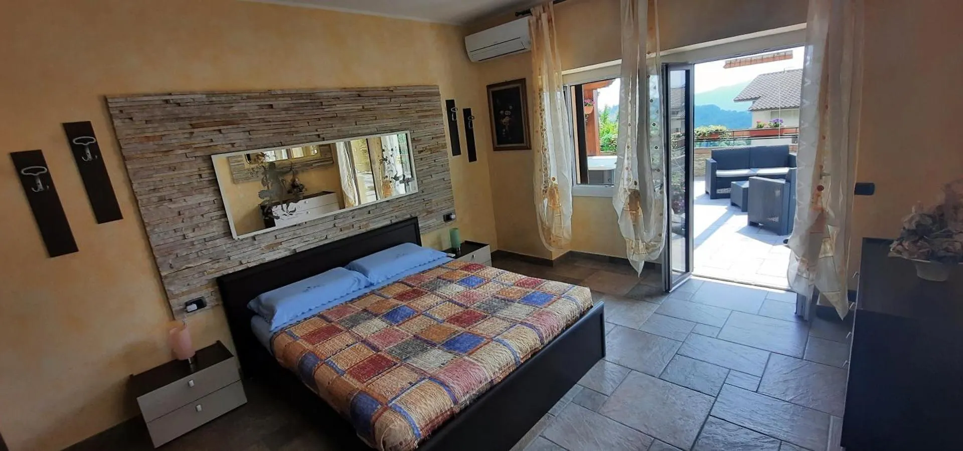 La Terrazza Casa Vacanza Carenno Italy